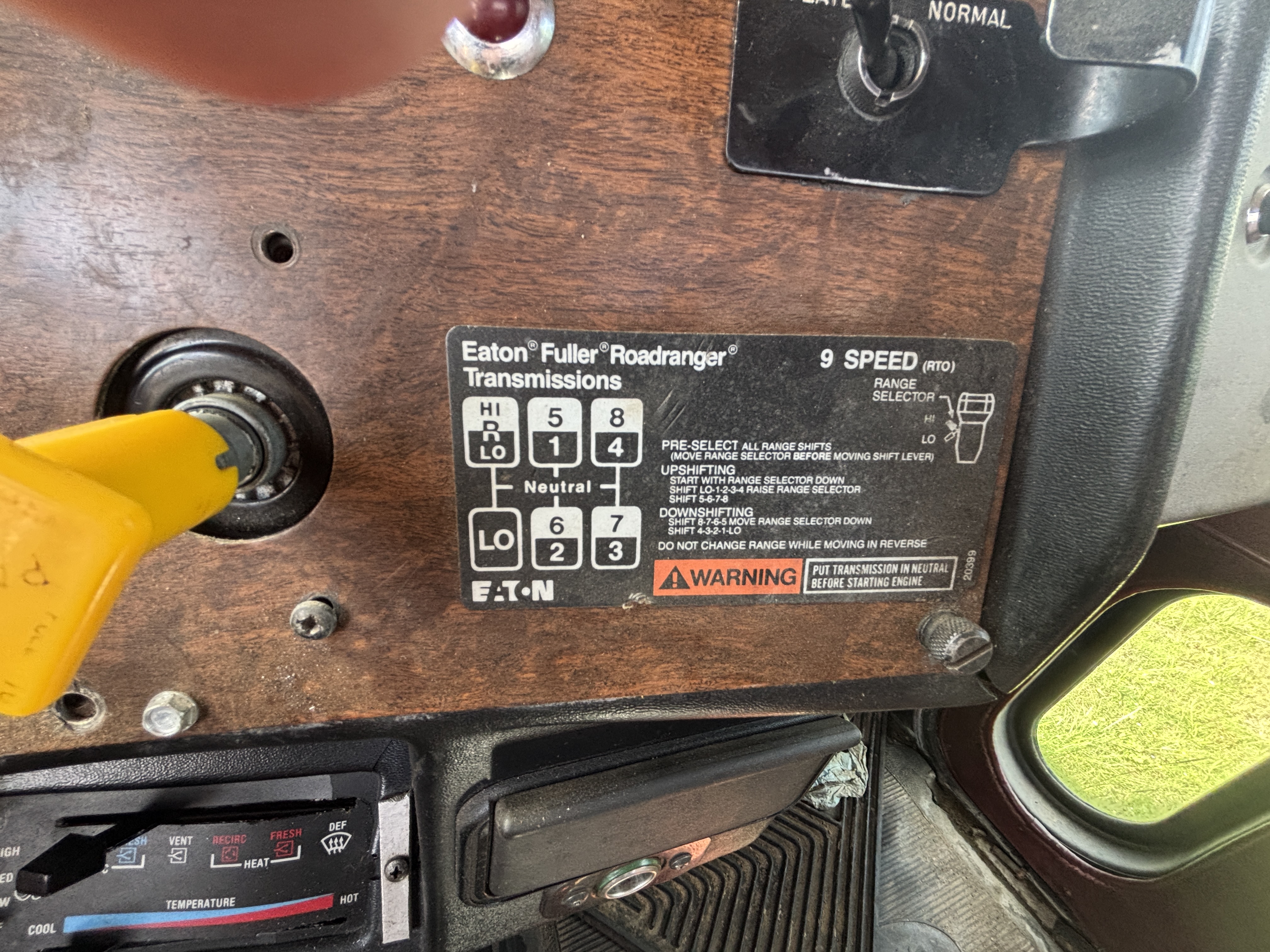 1990 PETERBILT 379 - Image 19